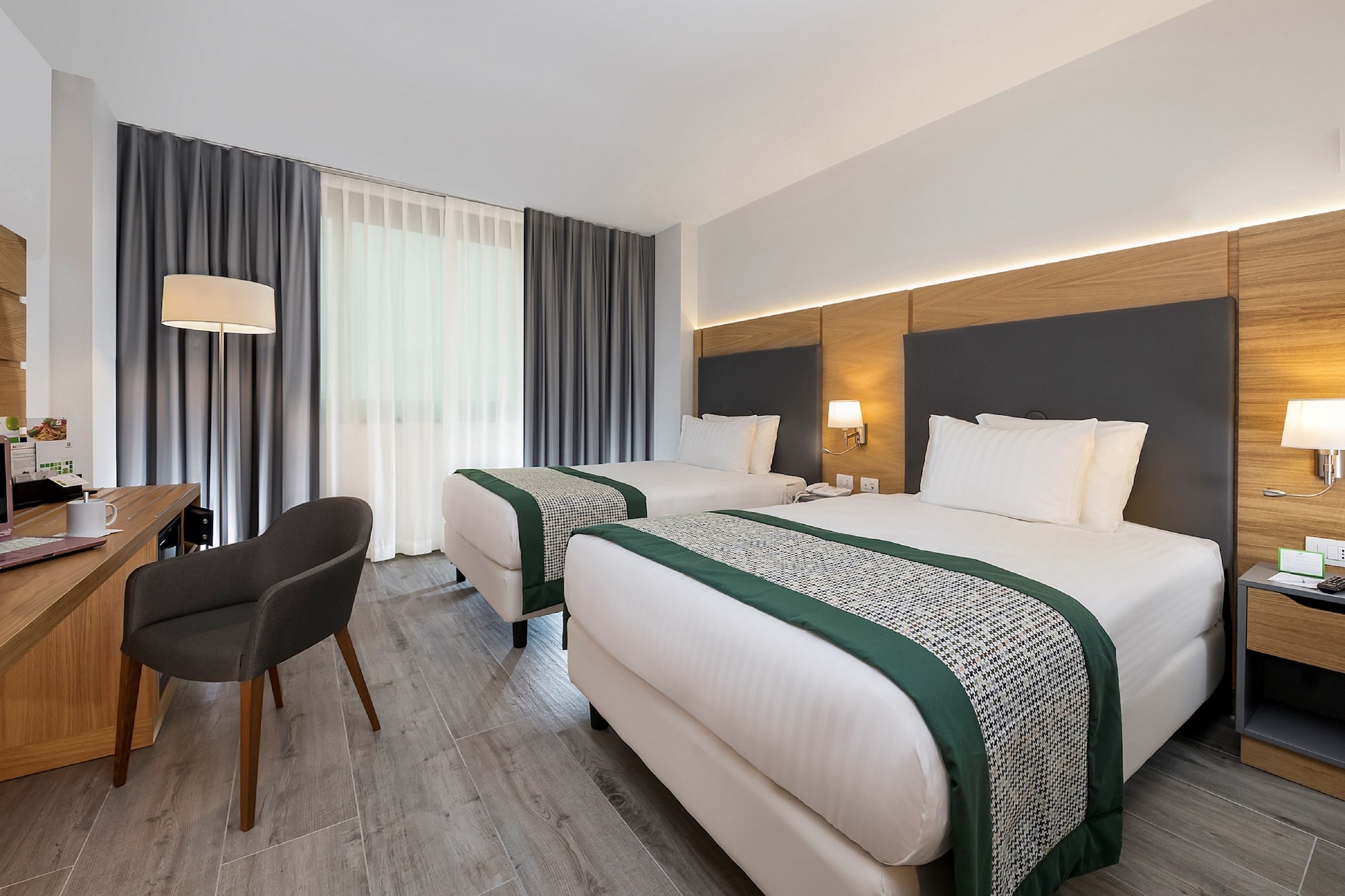 holiday inn naples by ihg