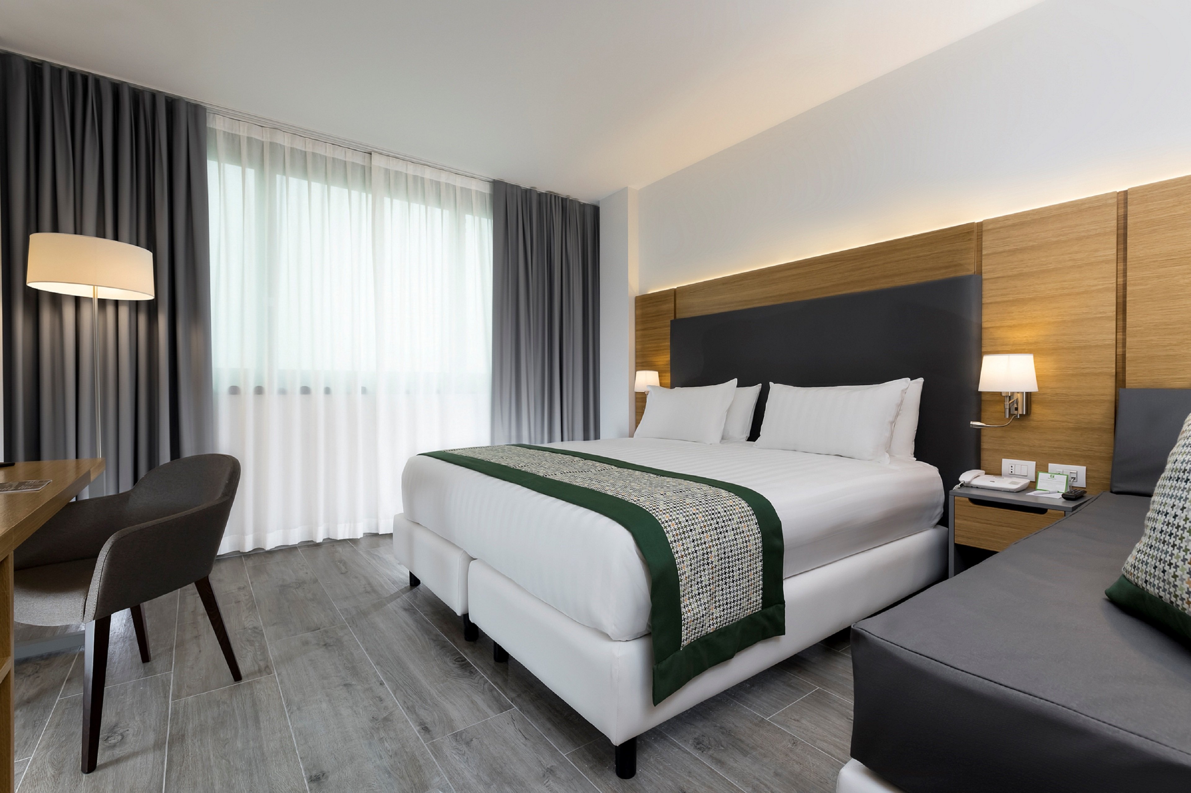 holiday inn naples by ihg