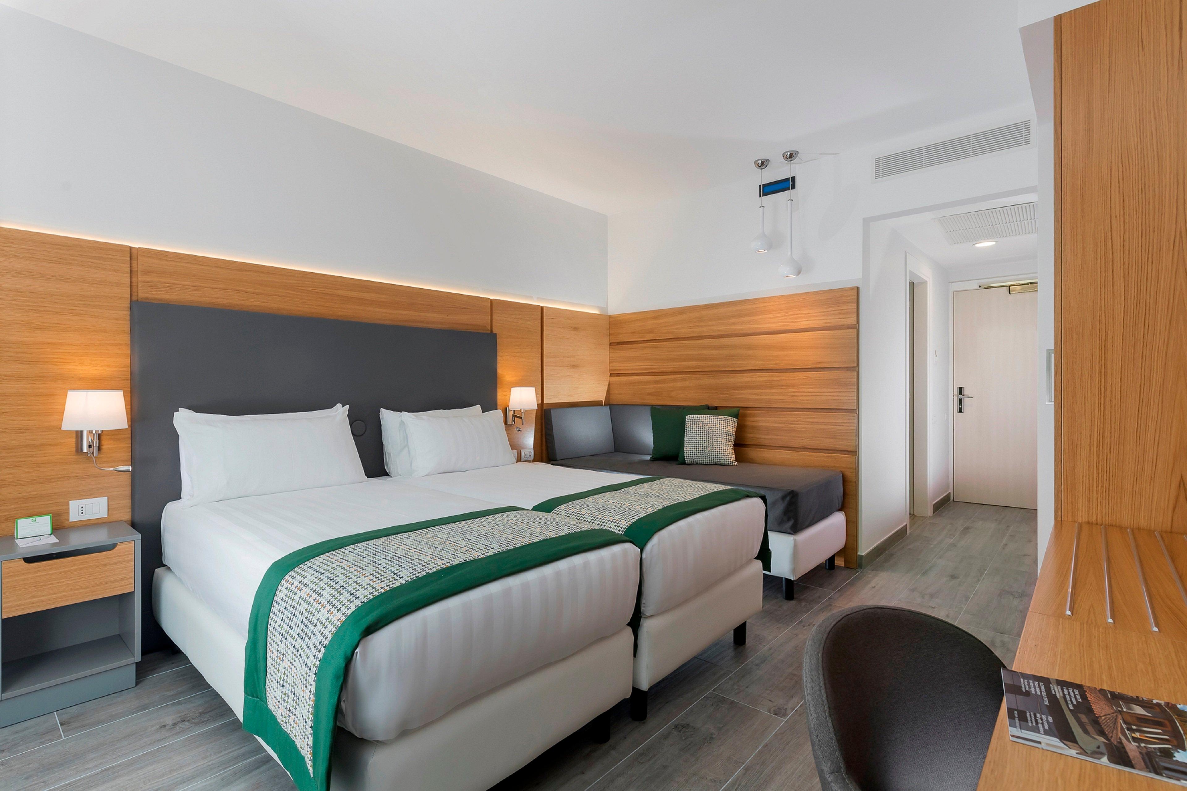 holiday inn naples by ihg