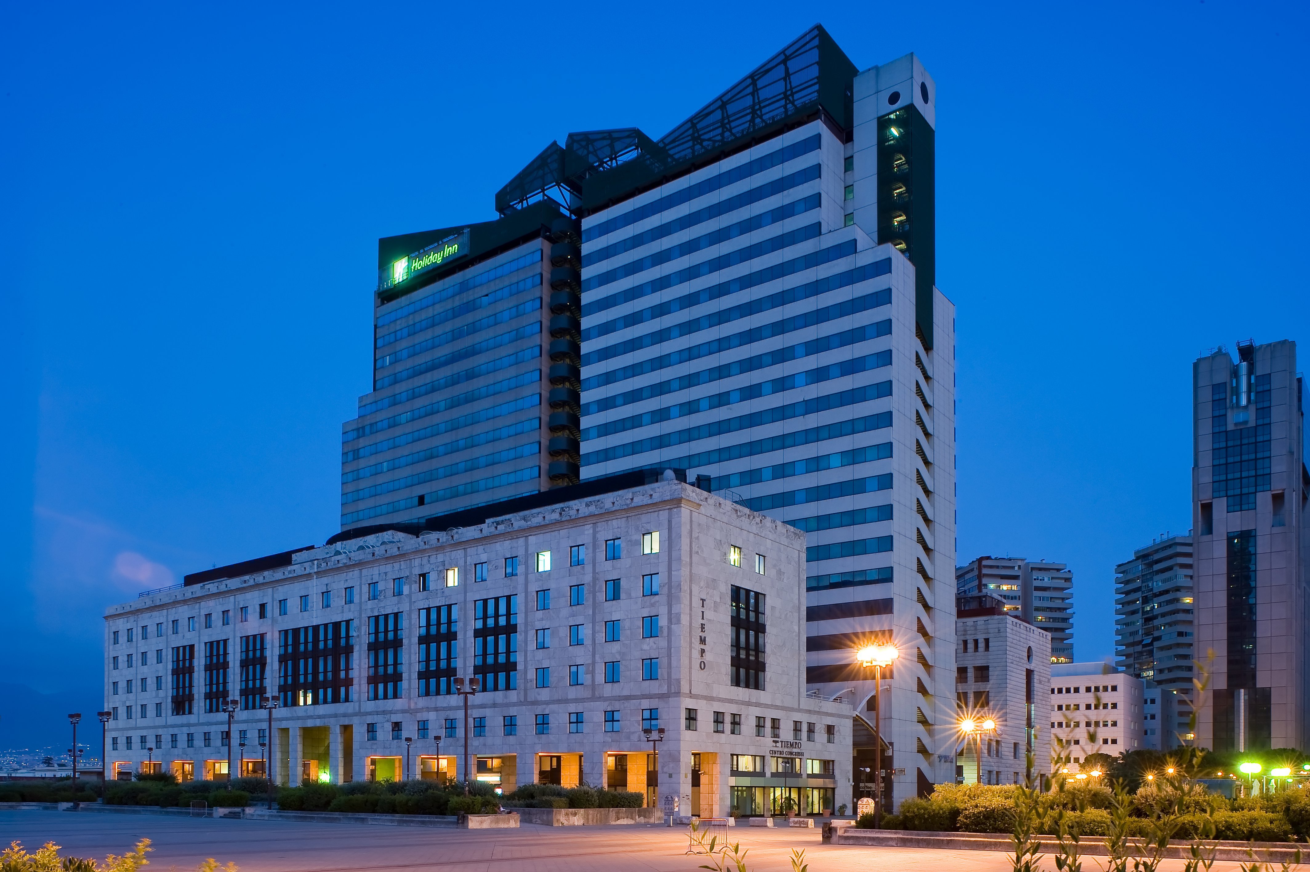 holiday inn naples by ihg