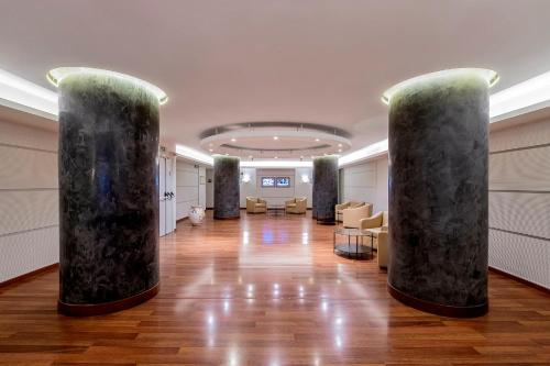 holiday inn naples by ihg