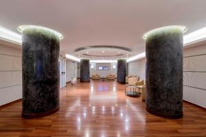 holiday inn naples by ihg