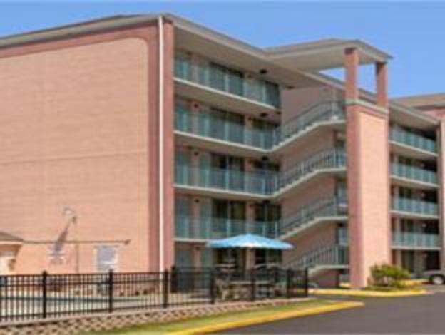 days inn by wyndham columbus north fort moore