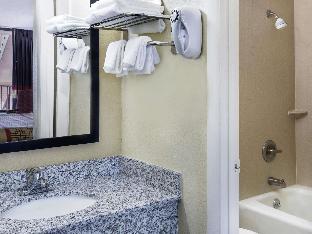 days inn by wyndham columbus north fort moore