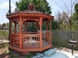 days inn by wyndham columbus north fort moore