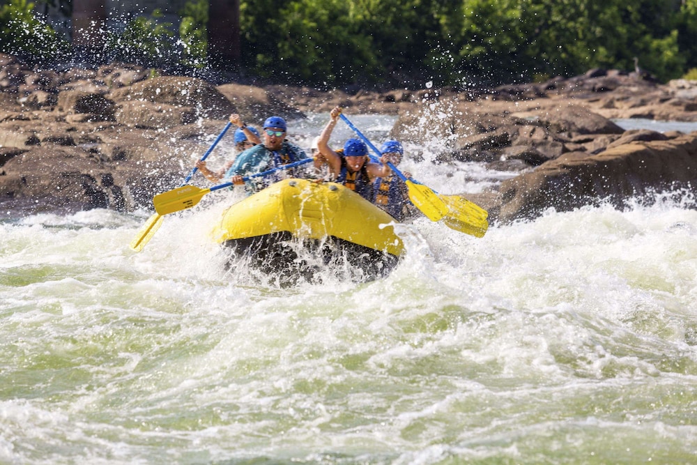 days inn by wyndham columbus north fort moore