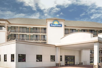 days inn by wyndham columbus north fort moore