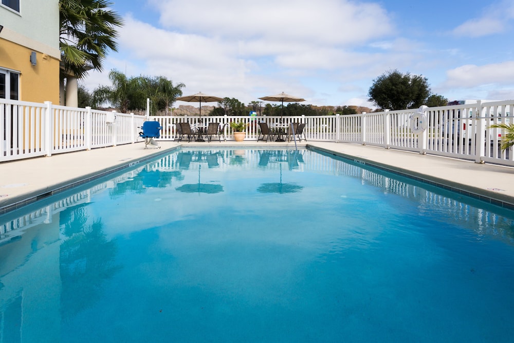 holiday inn express and suites tavares leesburg