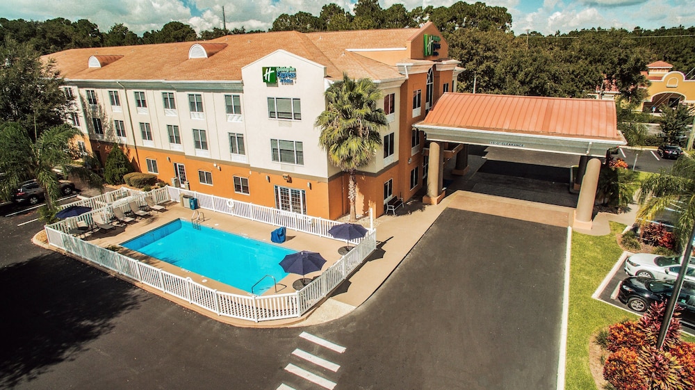 holiday inn express and suites tavares leesburg