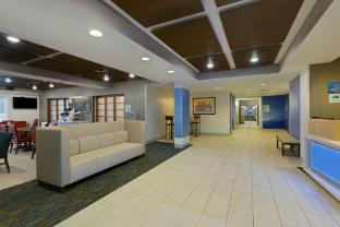 holiday inn express and suites tavares leesburg