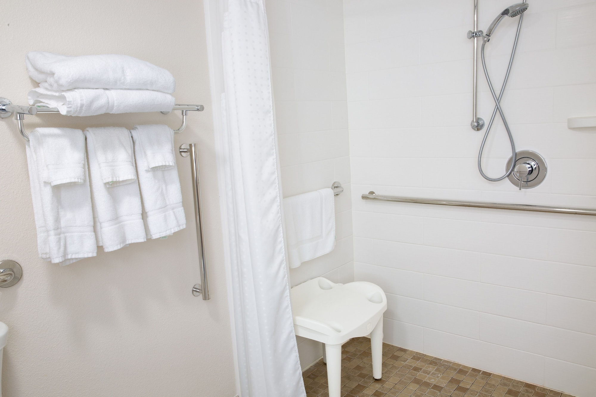 holiday inn express and suites dayton huber heights by ihg