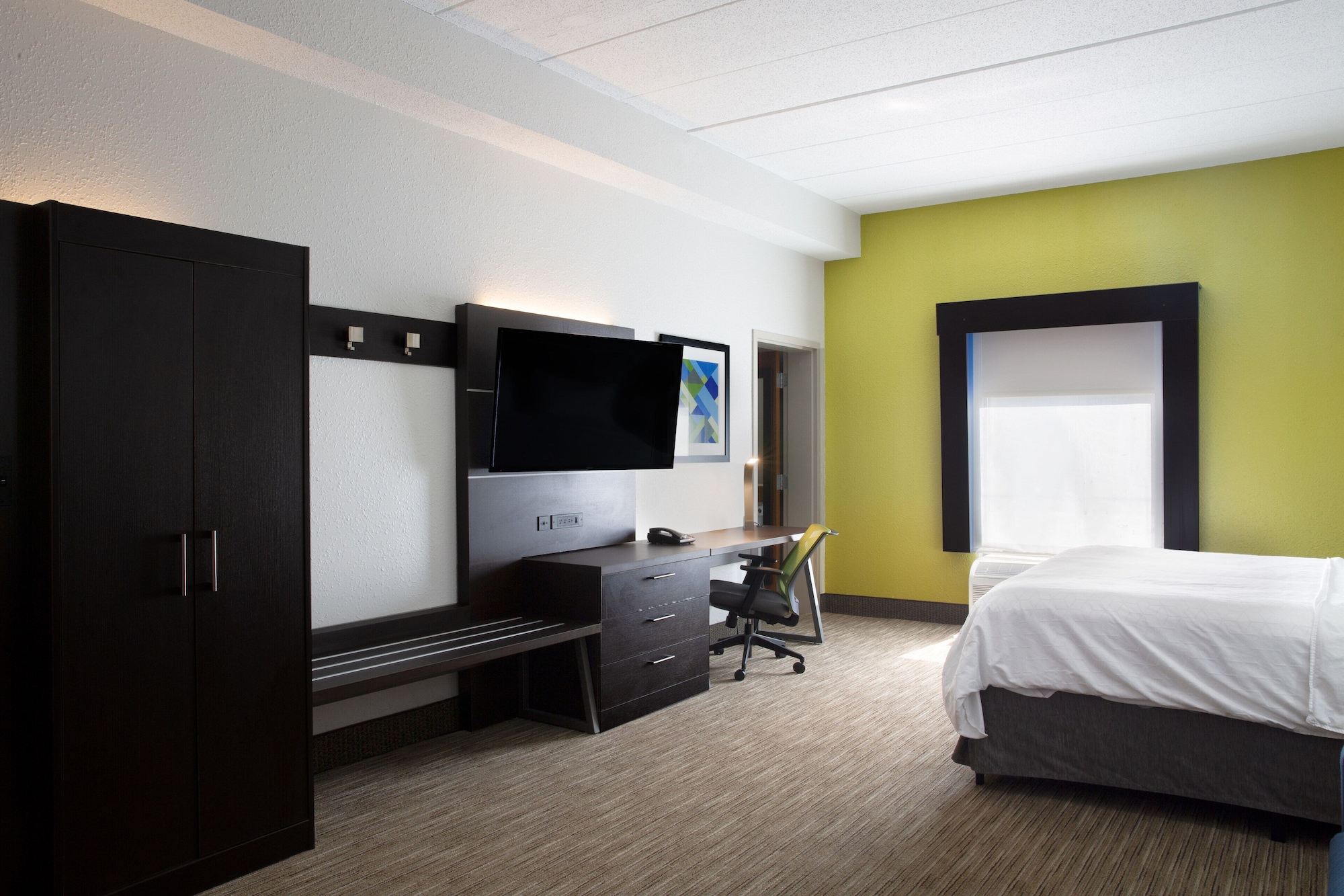 holiday inn express and suites dayton huber heights by ihg