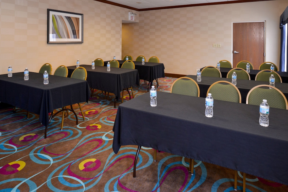 holiday inn express and suites dayton huber heights by ihg