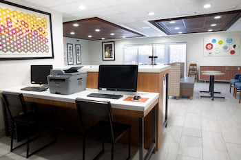 holiday inn express and suites dayton huber heights by ihg