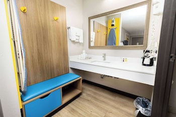 Days Inn By Wyndham Dayton Huber Heights Northeast,Huber Heights>>Dayton,2 star
