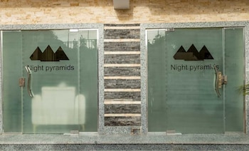 night pyramids inn