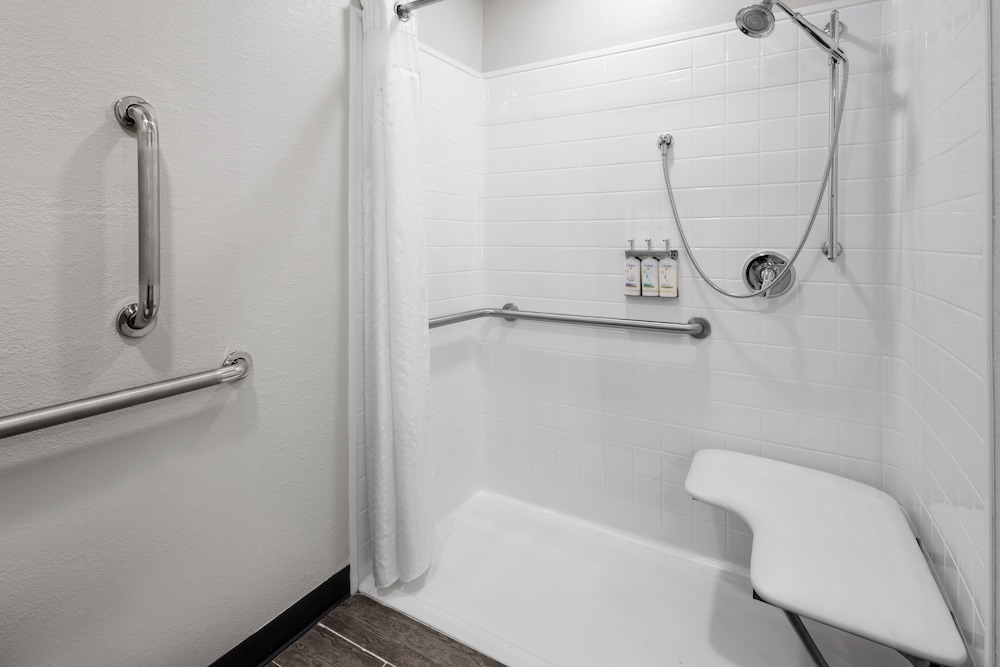 holiday inn express and suites wyomissing an ihg hotel