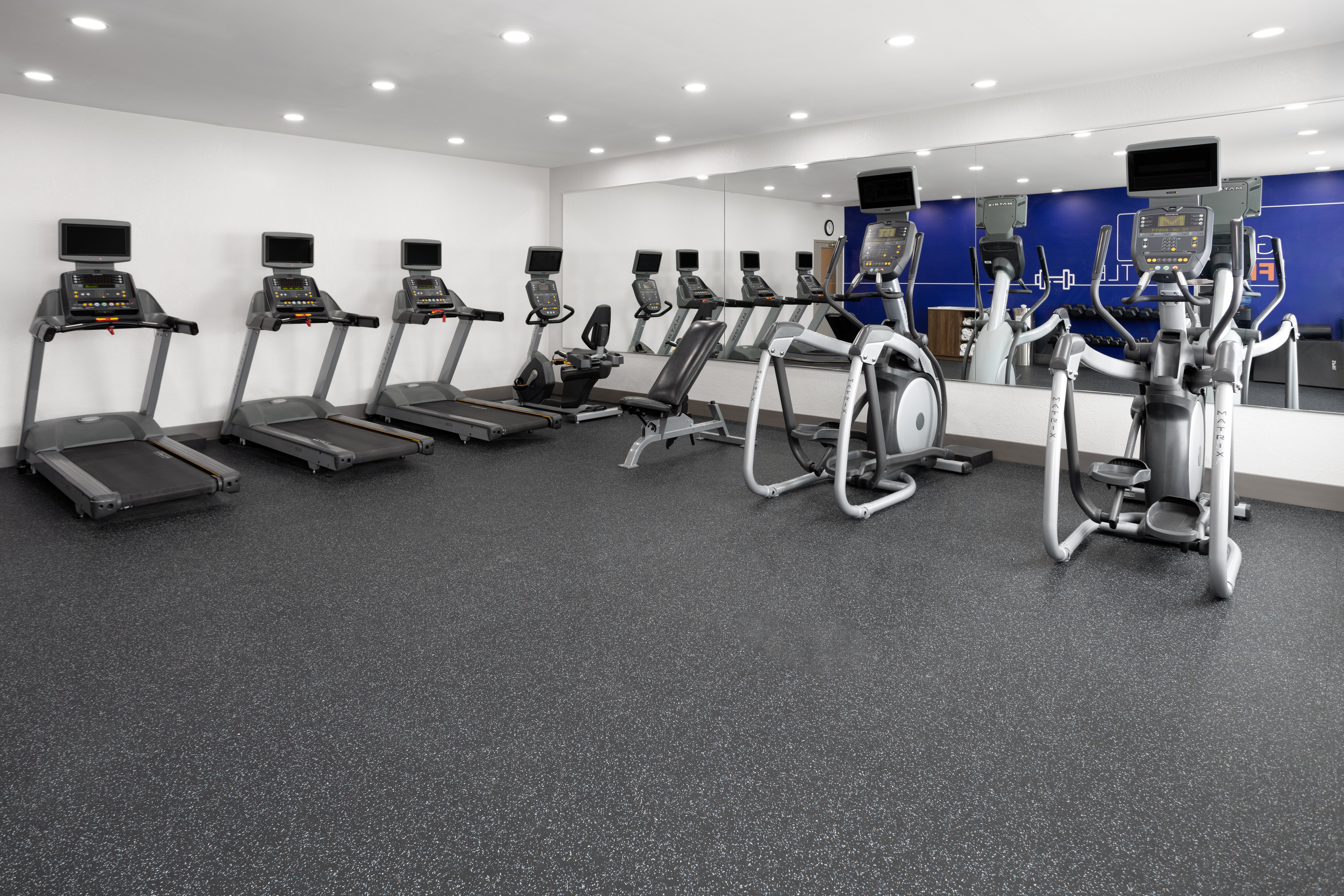 holiday inn express and suites wyomissing an ihg hotel