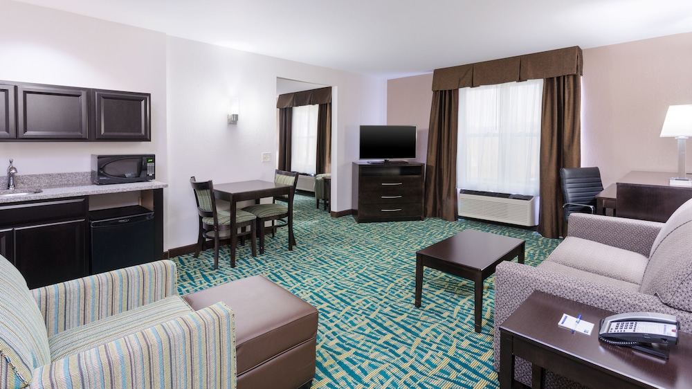 holiday inn express and suites wyomissing an ihg hotel