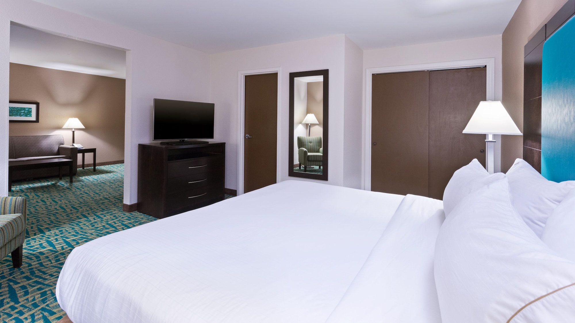 holiday inn express and suites wyomissing an ihg hotel