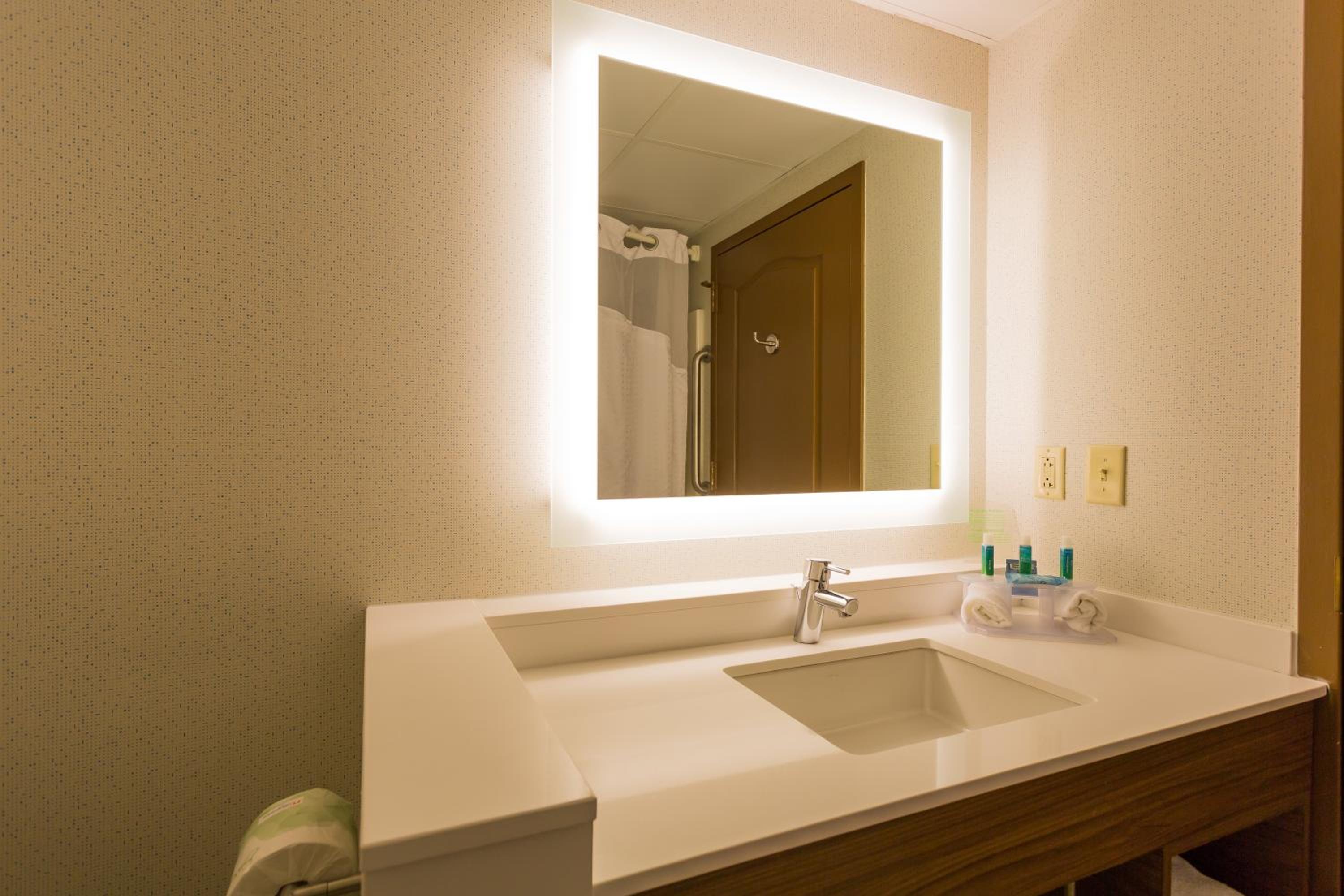 holiday inn express and suites reading by ihg