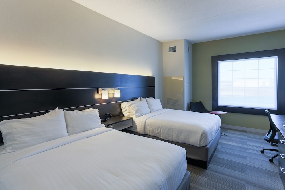 holiday inn express and suites reading by ihg