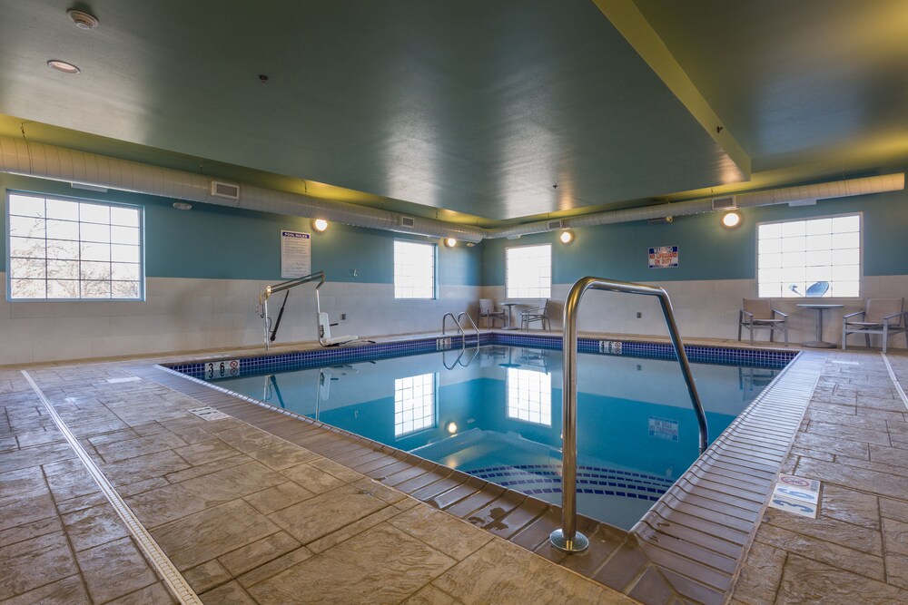 holiday inn express and suites reading by ihg