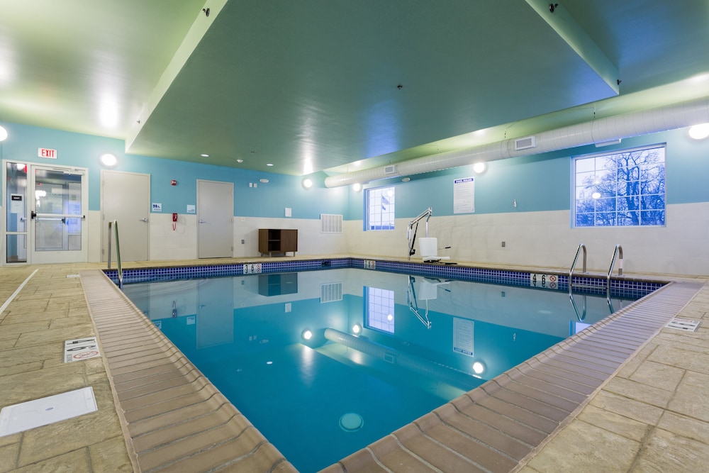holiday inn express and suites reading by ihg