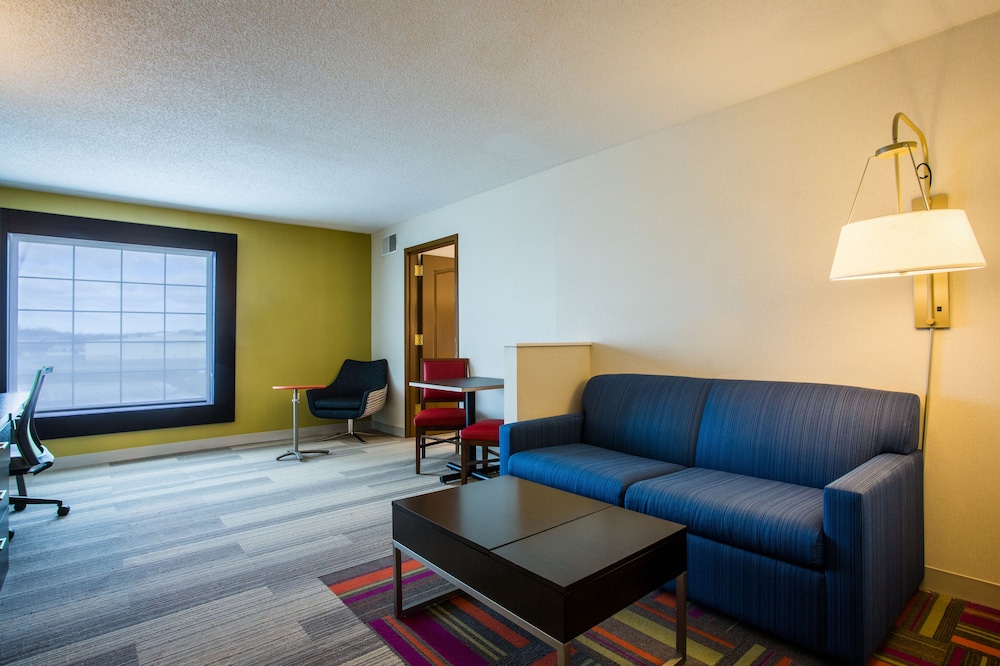 holiday inn express and suites reading by ihg