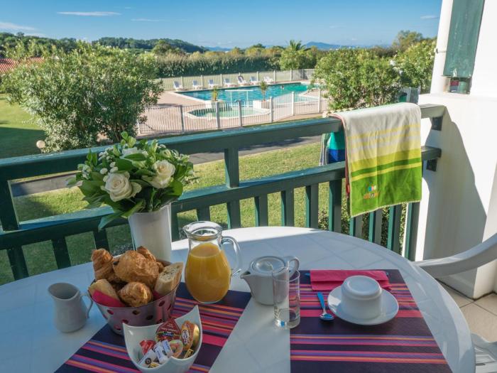 appart hotel mer and golf bidart residence ilbarritz