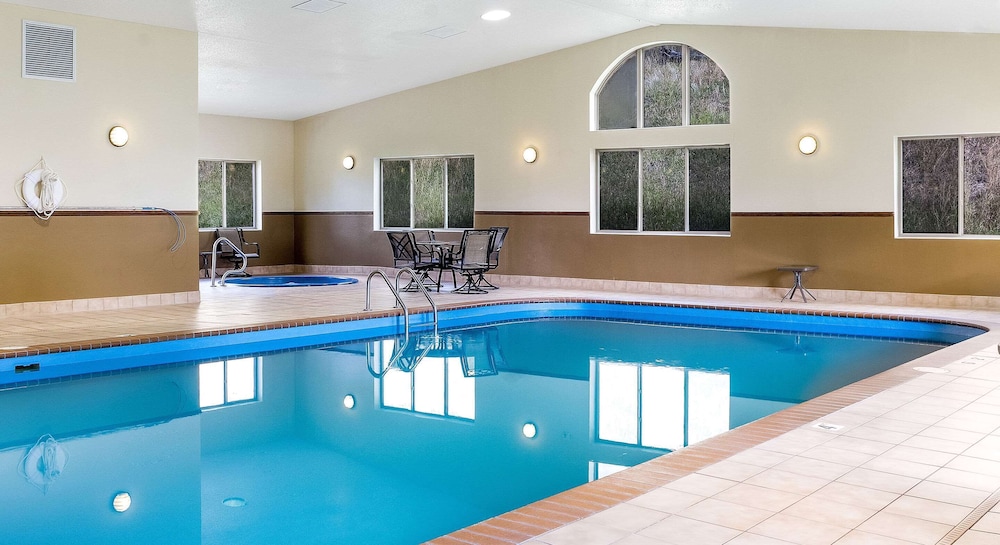 comfort inn and suites custer