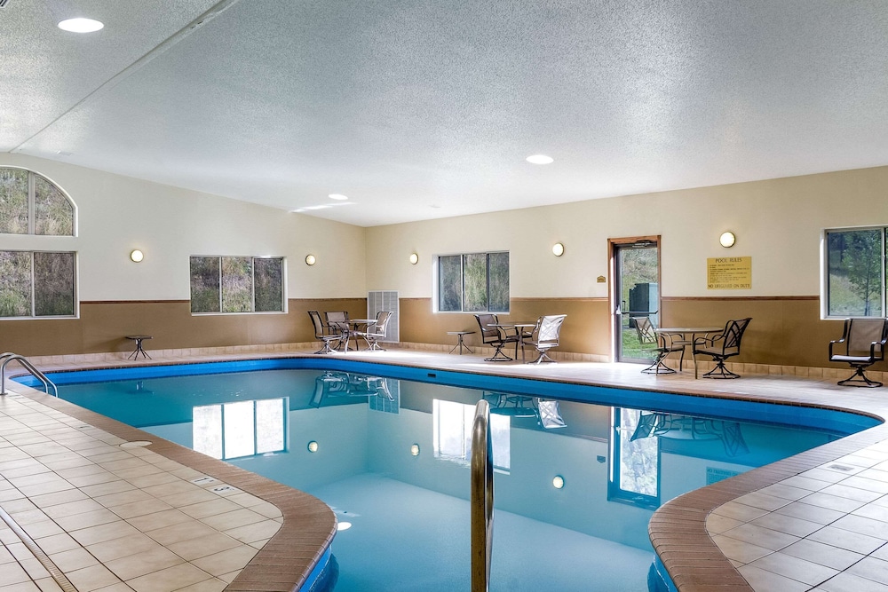 comfort inn and suites custer