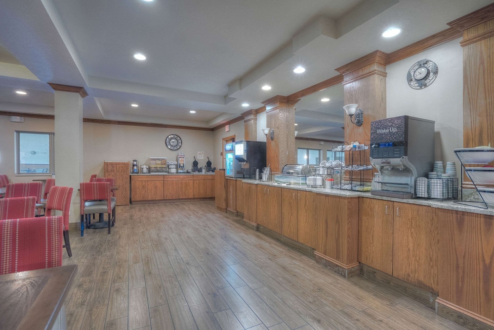 comfort inn and suites custer