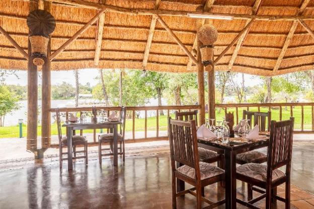 azambezi river lodge