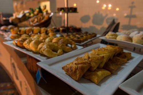 A'zambezi River Lodge,Hwange National Park>>Hwange,4 star