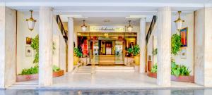 New Ambassador Hotel,National Gallery Of Zimbabwe>>Harare,3 star