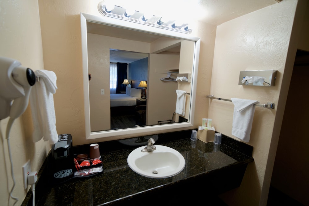 village inn springfield