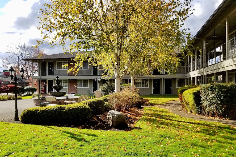 village inn springfield