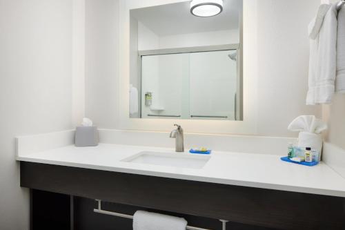 holiday inn express hotel and suites valdosta southeast by ihg