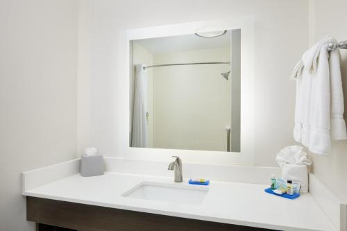 holiday inn express hotel and suites valdosta southeast by ihg