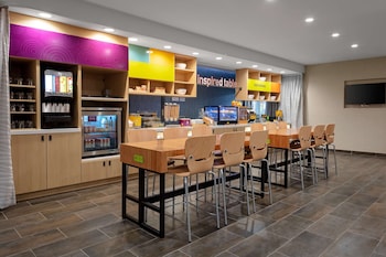home2 suites by hilton valdosta ga