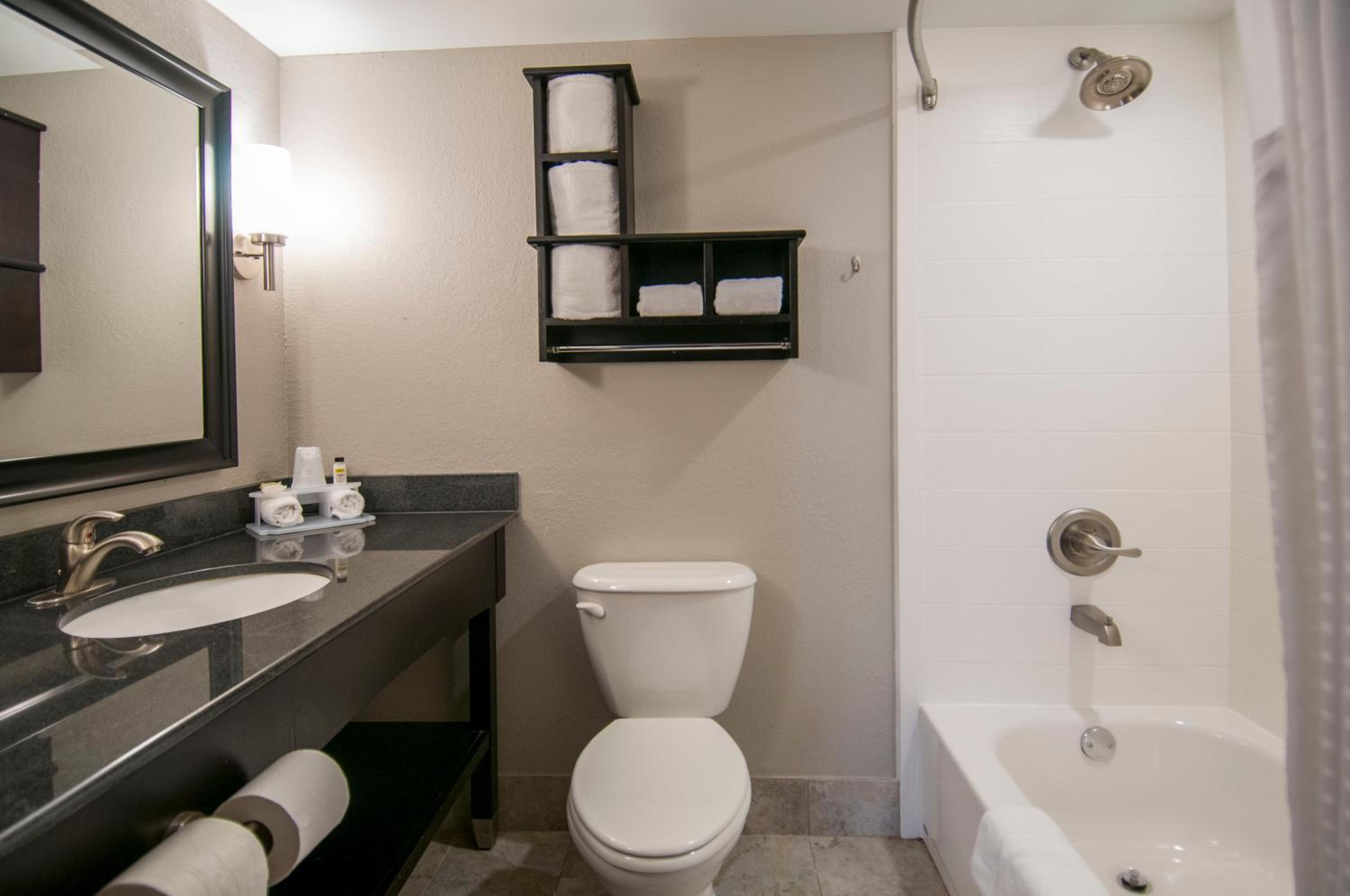 holiday inn express and suites jackson downtown co