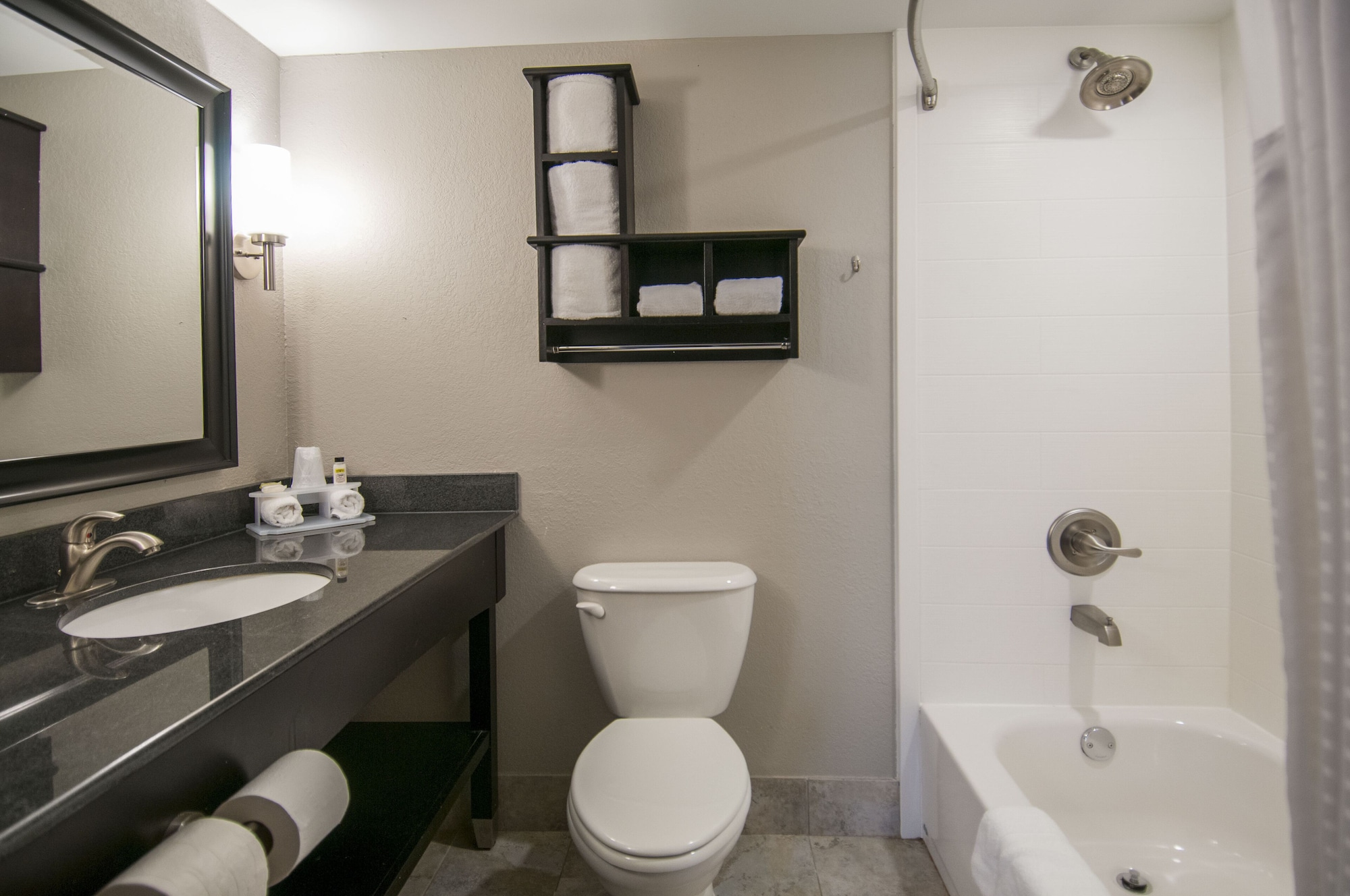 holiday inn express and suites jackson downtown co