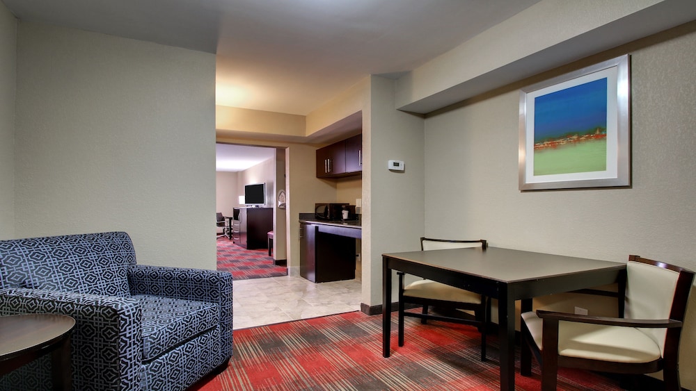 holiday inn express and suites jackson downtown co