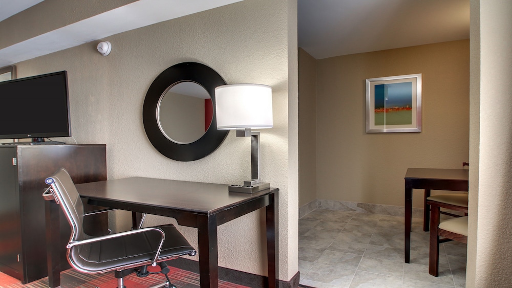 holiday inn express and suites jackson downtown co