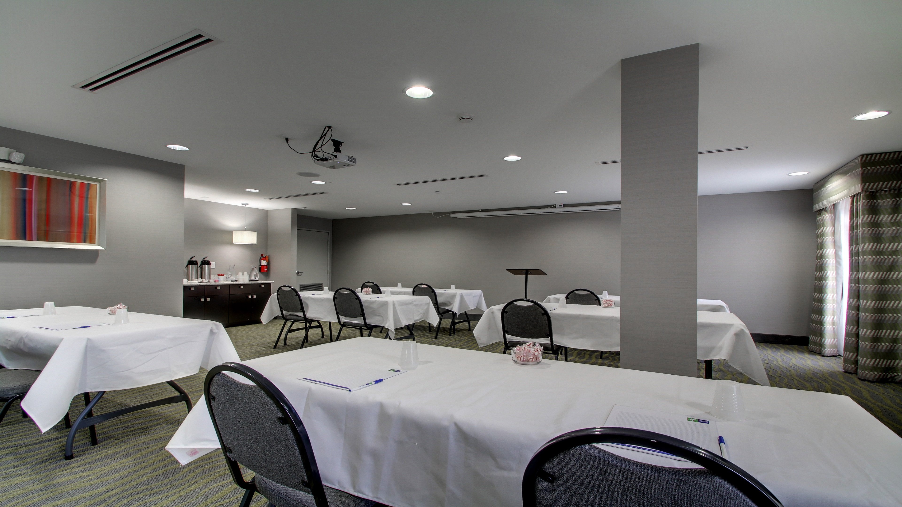 holiday inn express and suites jackson downtown co