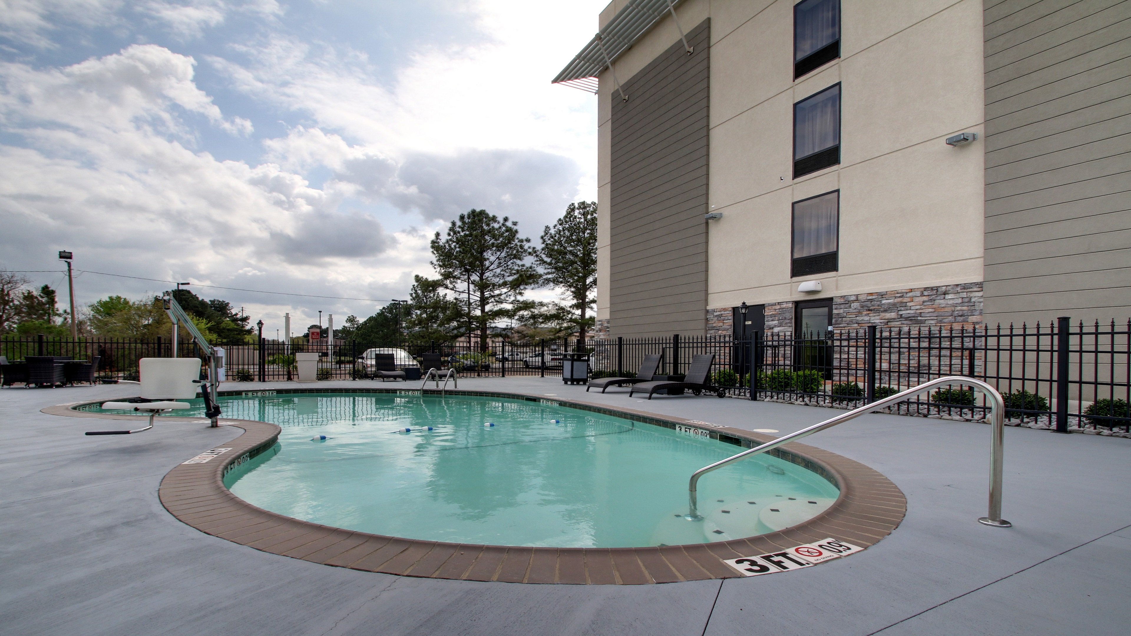 holiday inn express and suites jackson downtown co