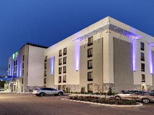 holiday inn express and suites jackson downtown co