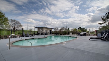 Holiday Inn Express And Suites Jackson Downtown Co,Jackson>>Flowood,3 star