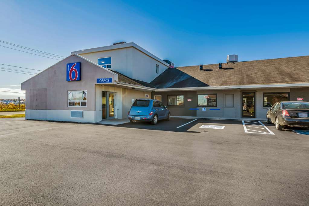 motel 6 moncton nb